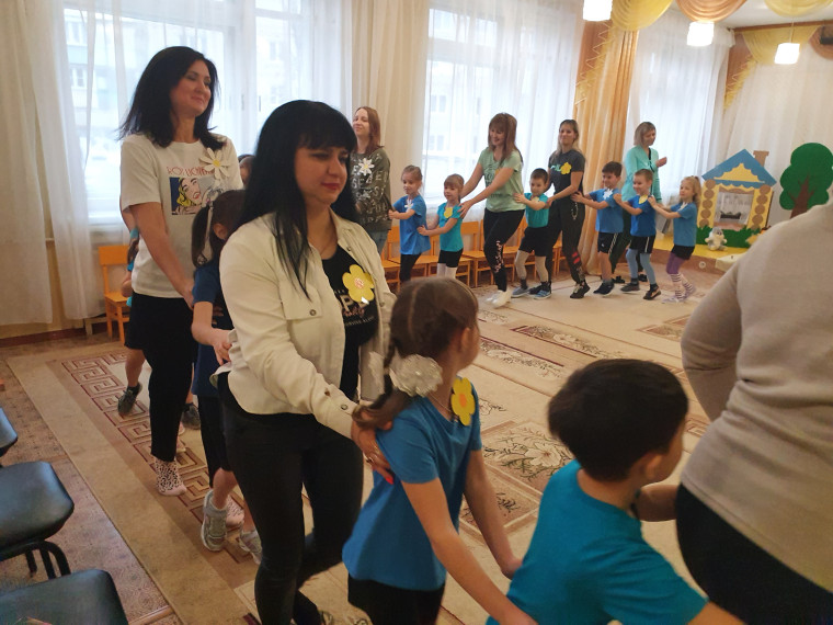 "День матери в детском саду".