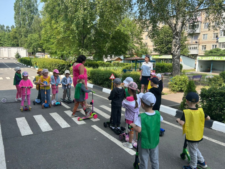 Музыкально-спортивное мероприятие "Правила дорожного движения".